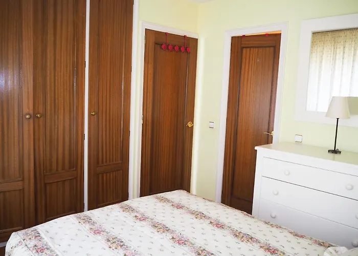 Saromar I Amb Gran Terrassa, Per 6 Persones A 5 Minuts De La Platja Gran