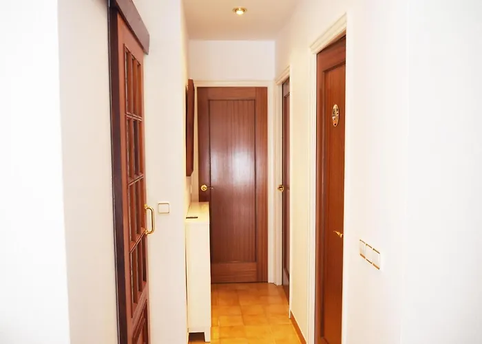 Saromar I Amb Gran Terrassa, Per 6 Persones A 5 Minuts De La Platja Gran